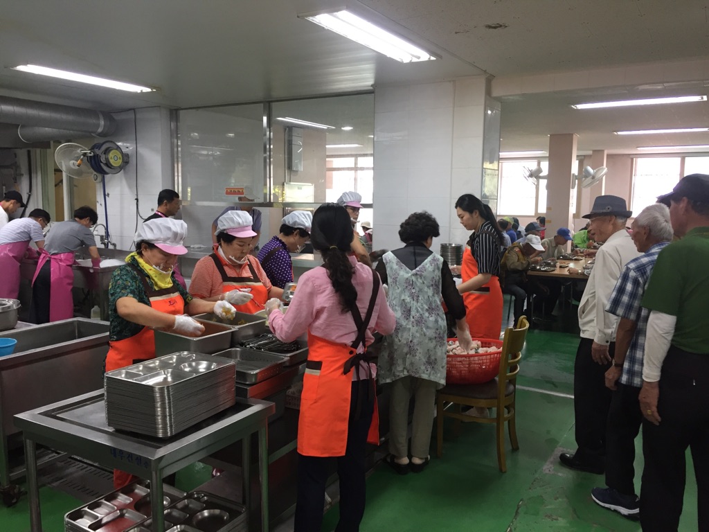 2017년 6월 군산경로식당 무료급식소 급식봉사