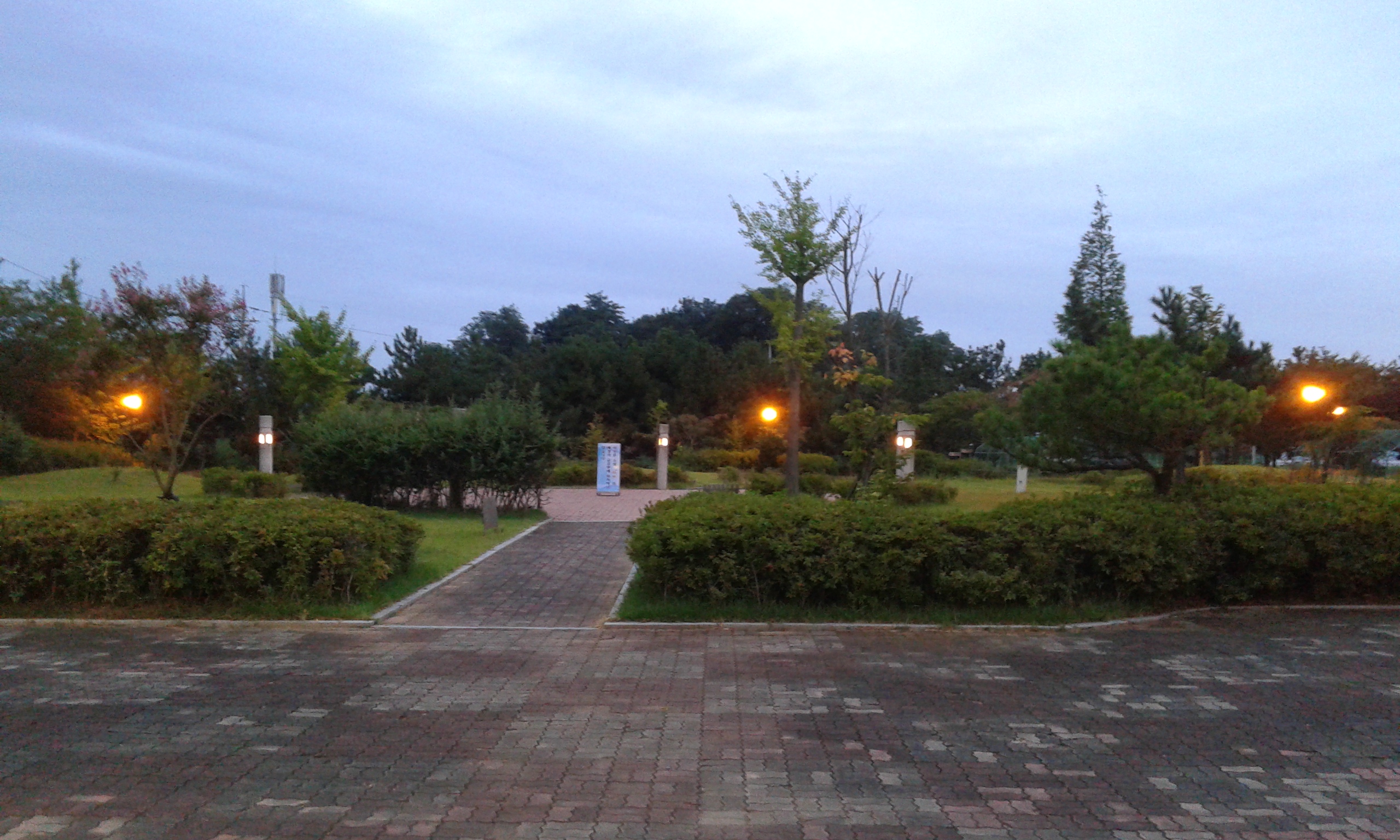 원섬머나잇 여름밤의 문학관 광장
